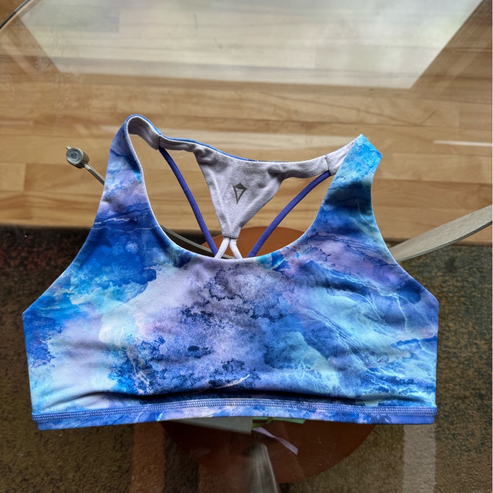 Ivivia (lululemon kids) reversible sports bra